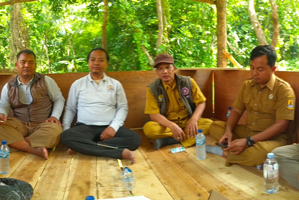 Sinergi Bangun Desa: Rapat Terbatas Evaluasi Progres Kandang Ayam Petelur BUMDes Pagar Bumi Sejahtera